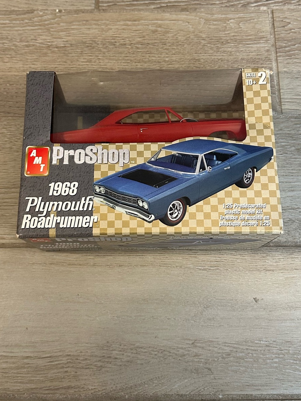 VTG AMT Pro Shop 1968 Plymouth Road Runner 1/25 Predecorated Plastic Model Kit